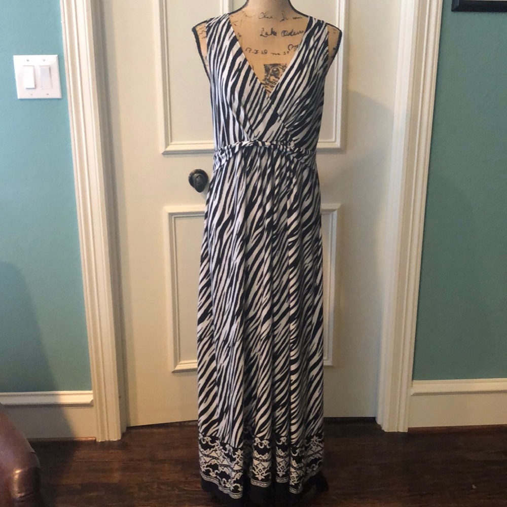 Elementz Maxi Dress -  Black and white